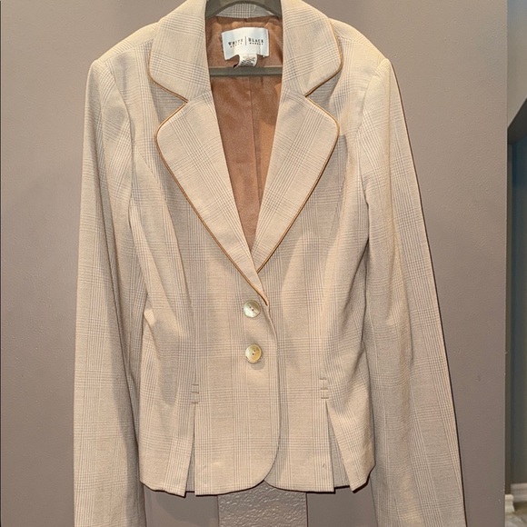 White House Black Market Jackets & Blazers - White House Black Market Cream Blazer with Notched Lapels
